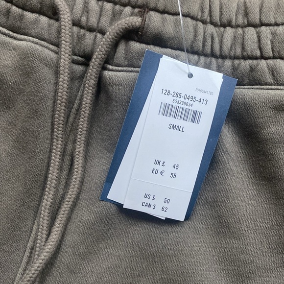 🆕 *NWT* Men's A&F Essential Shorts - Picture 2 of 2